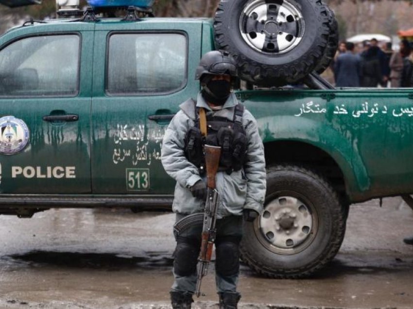 Rrëfimi rrëqethës i gazetarit që tentoi t’ia shpëtojë familjen mikut nga Kabuli