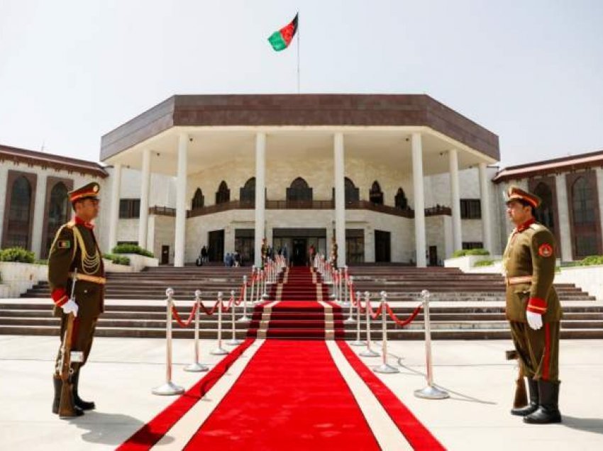 Ish-ambasadori: “India duhet të vazhdojë të mbështesë njerëzit afganë”