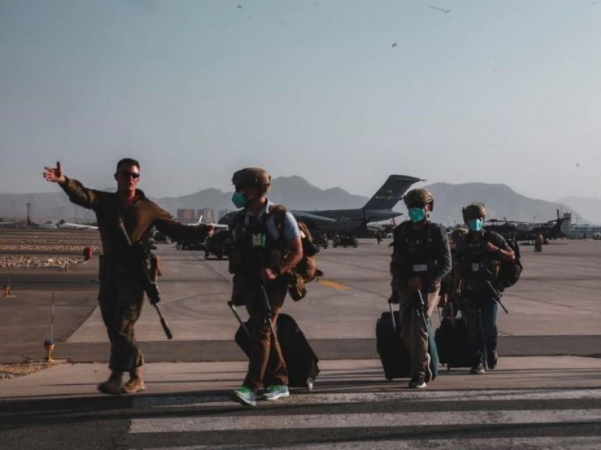 Përpjekje intensive për evakuimin e amerikanëve dhe aleatëve të tyre nga Afganistani
