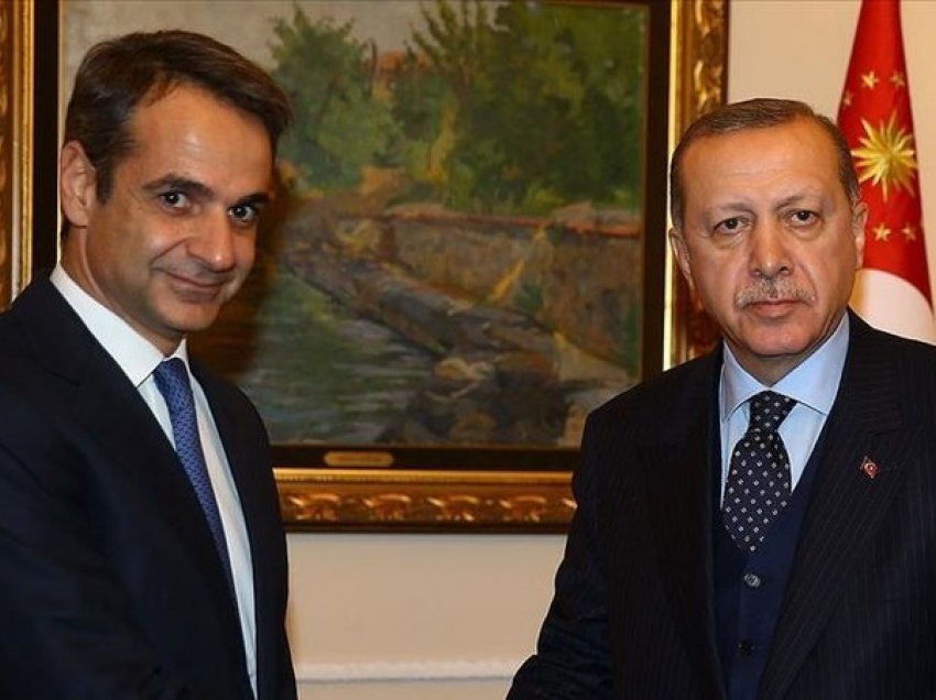 Erdogan dhe Mitsotakis zhvillojnë një bisedë telefonike, zbulohet se çfarë biseduan