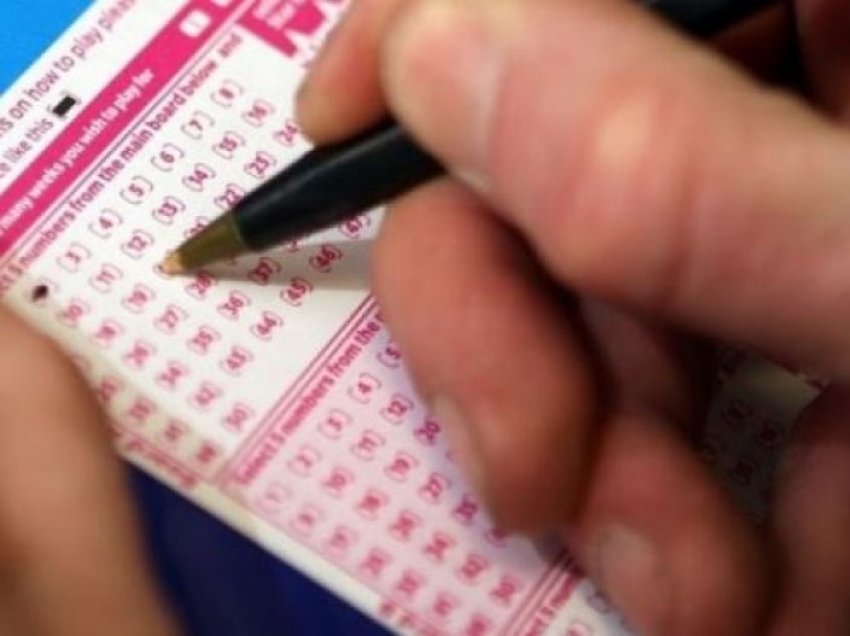 Ironi e fatit! Babai fiton lotarinë, djali 13-vjeçar pëson aksident të tmerrshëm me motor