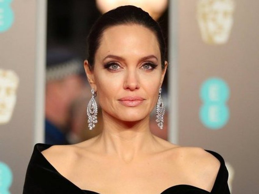 Për një arsye të fortë, Angelina Jolie hapi Instagram vetëm tani dhe ky është postimi i saj i parë