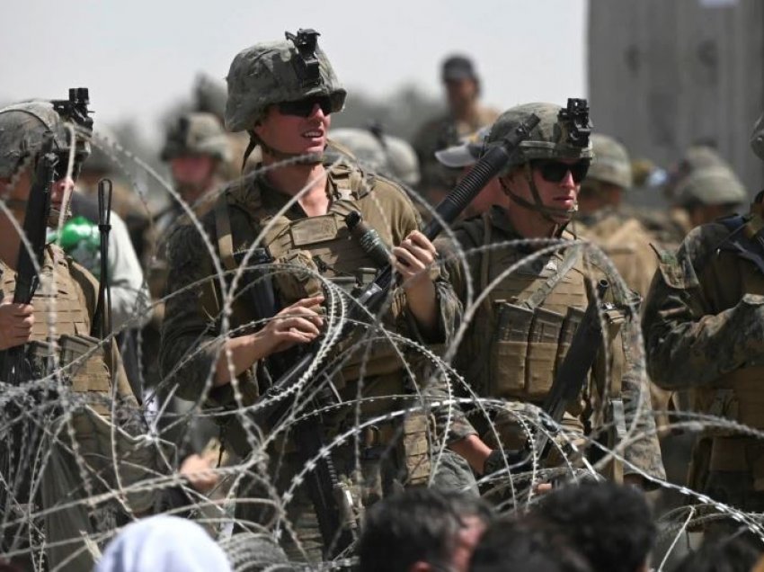 Ushtria amerikane: 7 të vrarë nga kaosi në aeroportin e Kabulit 