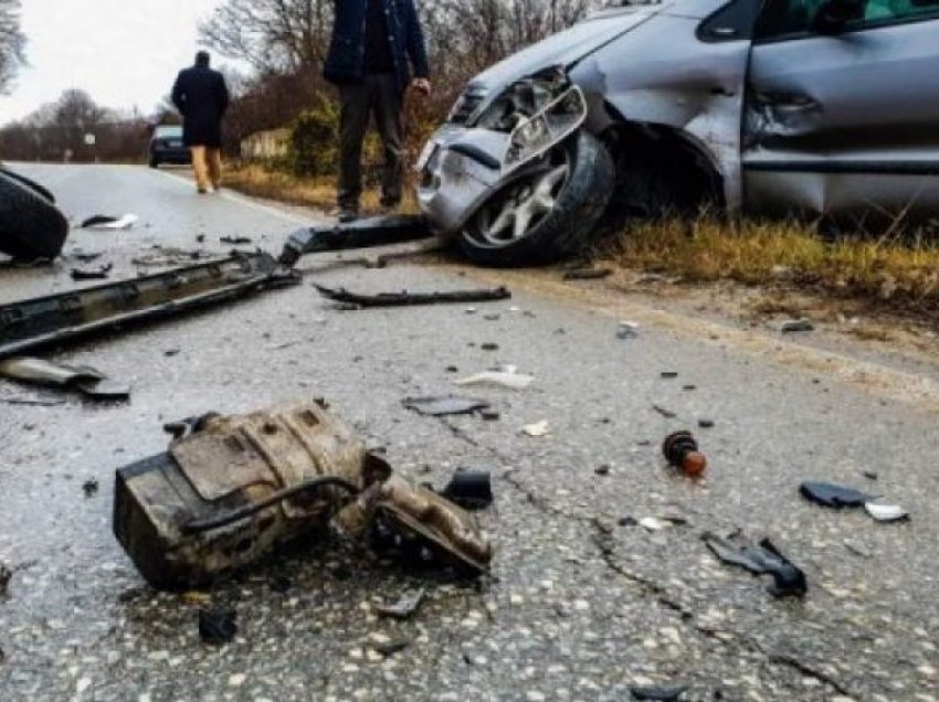 Lëndohen tre persona në një aksident në Podujevë