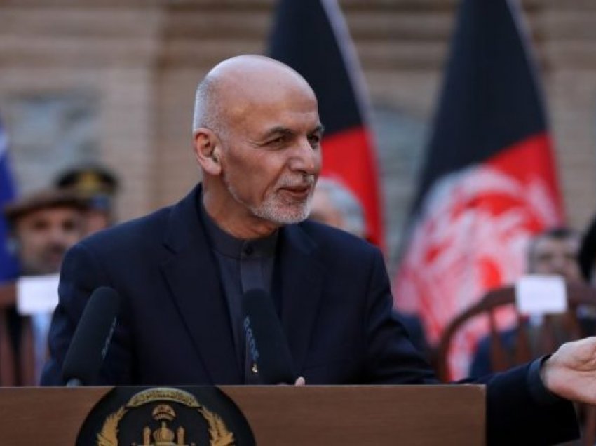 Presidenti afgan kishte ikur nga vendi me “xhepat bosh”