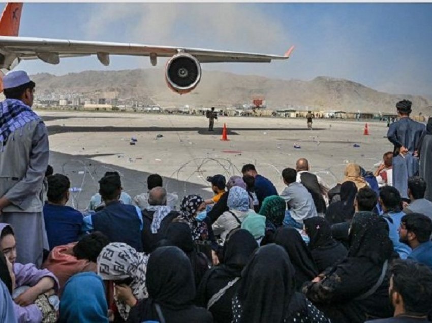 Zyrtari britanik: Rreziku i një sulmi terrorist në aeroportin e Kabulit është shumë i lartë