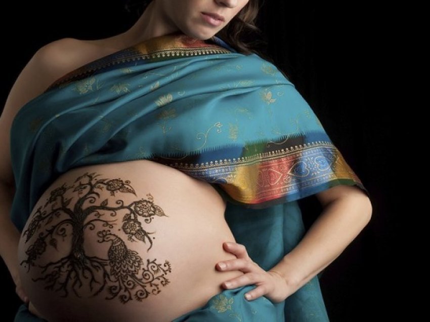 A mund të bëni tatuazh kur jeni shtatzënë?