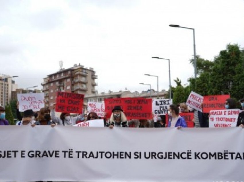 Vrasjet e grave të trajtohen si urgjencë kombëtare, protestohet para MD-së