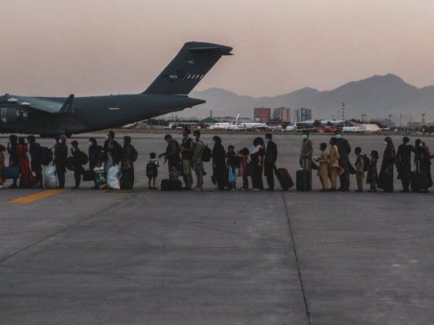 Lëshohet paralajmërim për sulm terrorist në aeroportin e Kabulit