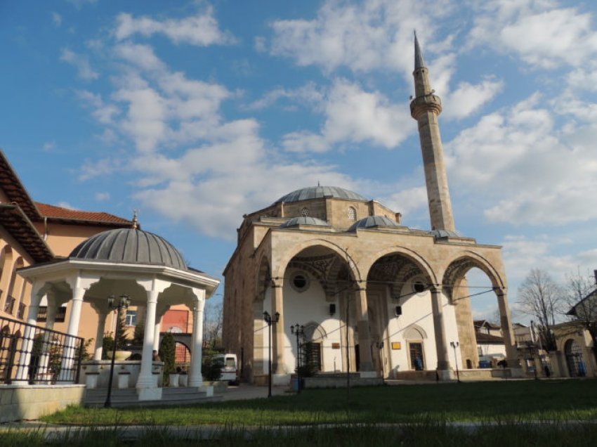 Vrasja makabre e 18-vjeçares në Ferizaj: Në xhamitë e Kosovës sot ligjërohet për luftimin e dhunës ndaj gruas