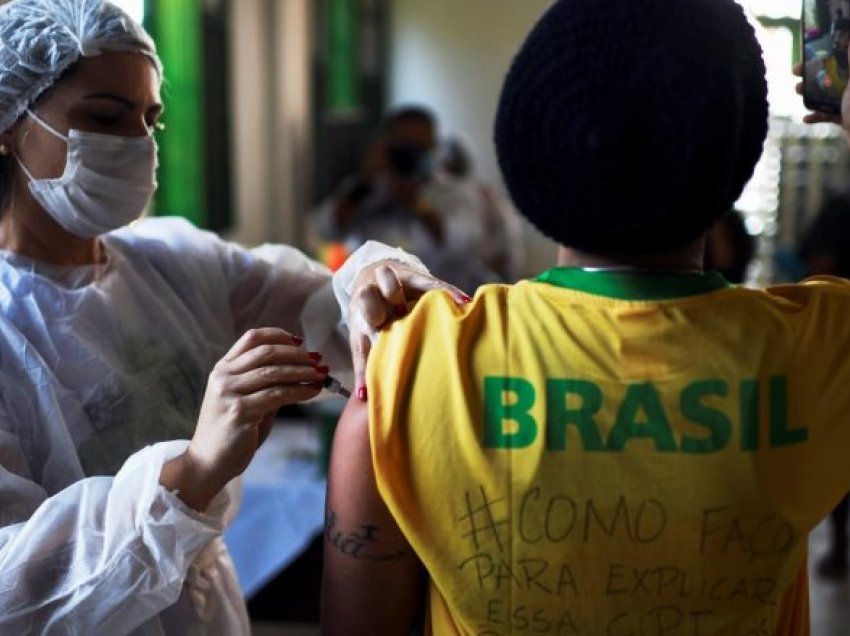 Braziliani mori pesë doza të vaksinës, ai u kap në përpjekjen e gjashtë