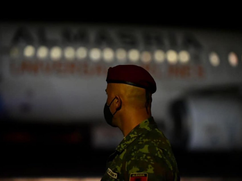 Mbërrin avioni i tretë me 59 pasagjerë, deri më tani në Shqipëri janë strehuar 275 afganë