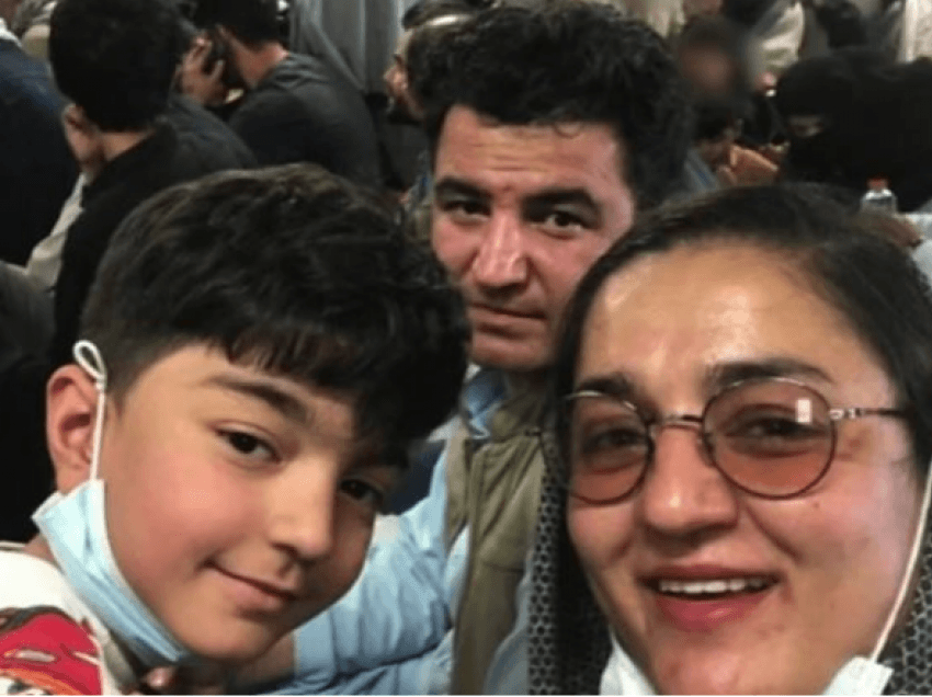 Përkthyesi afgan: Largimi i avionit nga Kabuli ishte momenti më i lumtur i jetës