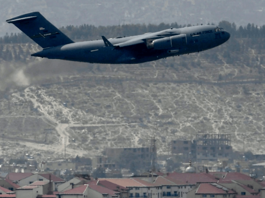 Sulmi me raketë në aeroportin e Kabulit nuk i ndal përpjekjet e SHBA-së për evakuim