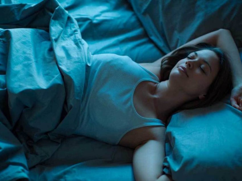 Shtatë zakone që ju pengojnë të bëni një gjumë të rehatshëm natën