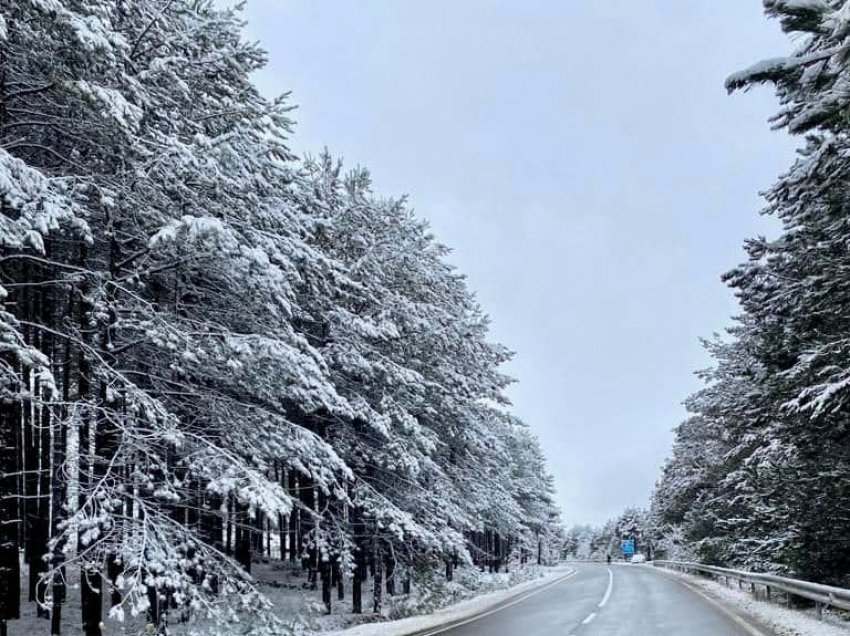 Rama poston një foto magjike me dëborë: Dhjetor të paqtë
