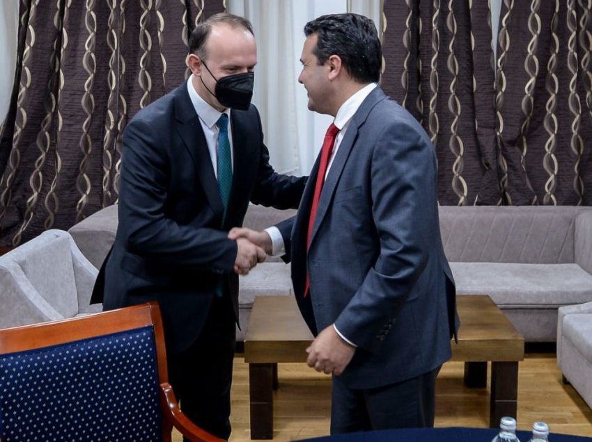 Zaev dhe Gashi vazhdojnë bisedimet në Klubin e Deputetëve