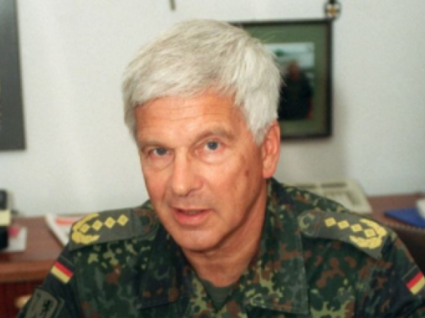 Vdes komandanti i parë i KFOR-it në Kosovë