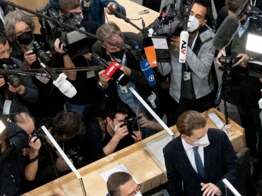 Kancelari i ri i Austrisë jep dorëheqjen; paraardhësi largohet nga politika