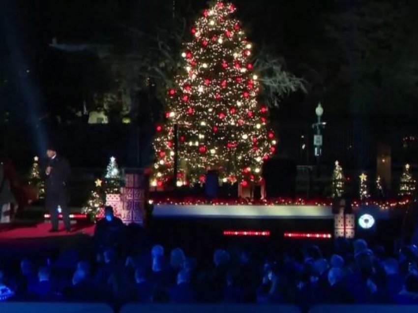 Ndizen dritat e pemës së Krishtlindjes në Shtëpinë e Bardhë