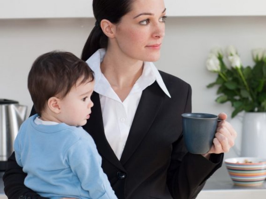 Fëmijët e nënave që punojnë, janë më të suksesshëm në jetë!