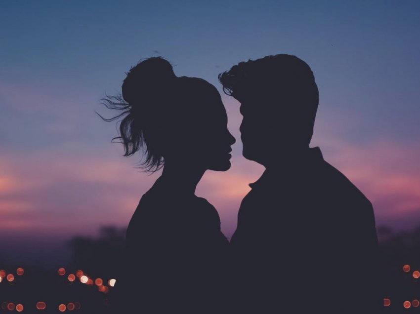 Pse dashuria është e “verbër”, dhe si të çliroheni nga një marrëdhënie toksike