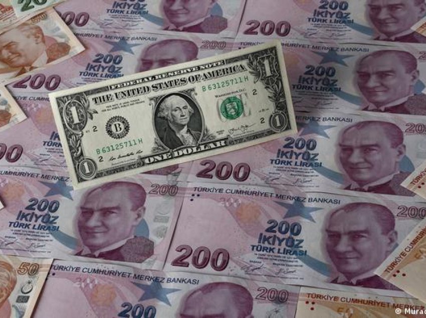 Megjithë kolapsin e monedhës, Erdogani nuk e ndryshon kursin
