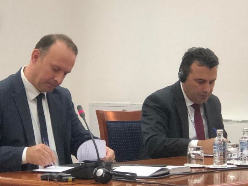 Zaev dhe Gashi nënshkruajnë marrëveshjen për bashkëqeverisje