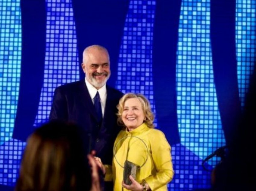 Edi Rama nderohet me çmim nga Hillary Clinton për afganët