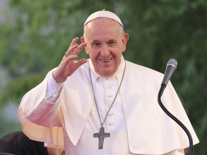 Papa thotë se seksi jashtë martesës nuk është ‘mëkati më i madh’