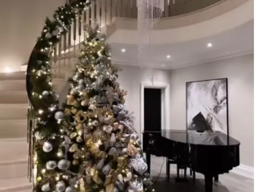 Ronaldo dhe Georgina vendosin pemën e Krishtlindjeve brenda shtëpisë mahnitëse 