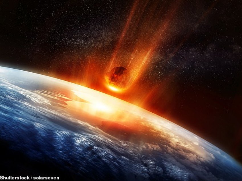 Asteroidi që zhduku dinosaurët mund ta godasë Tokën në pranverë