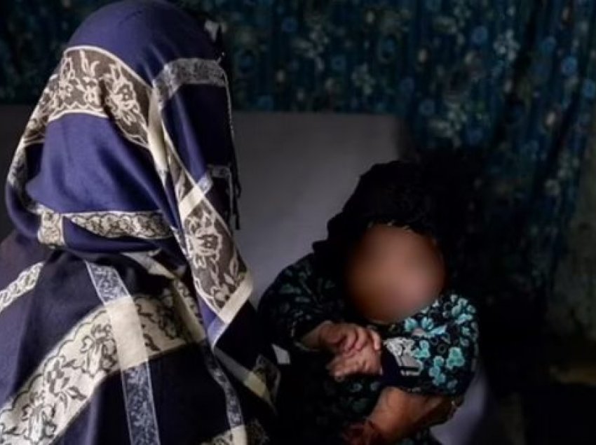 Kriza e urisë pushton Afganistanin, nëna shet një nga binjakët e sapolindur