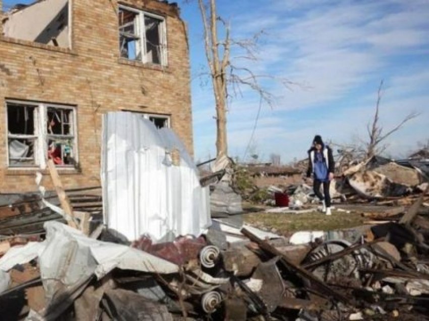 Mrekulli mes rrënojave të tornados, dy fëmijët gjenden të gjallë në vaskë