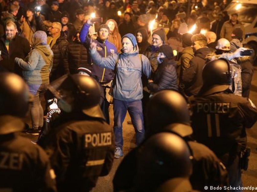 Pas protestave në fundjavë - Reagime nga politika gjermane