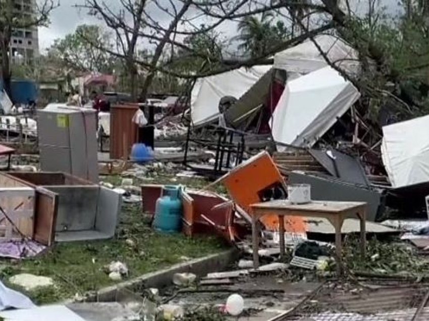 75 të vdekur nga Tajfuni Rai në Filipine