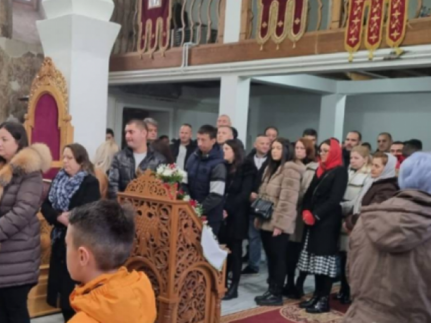 Serbët mbajnë liturgji në Prishtinë, shkruan Petkoviqi