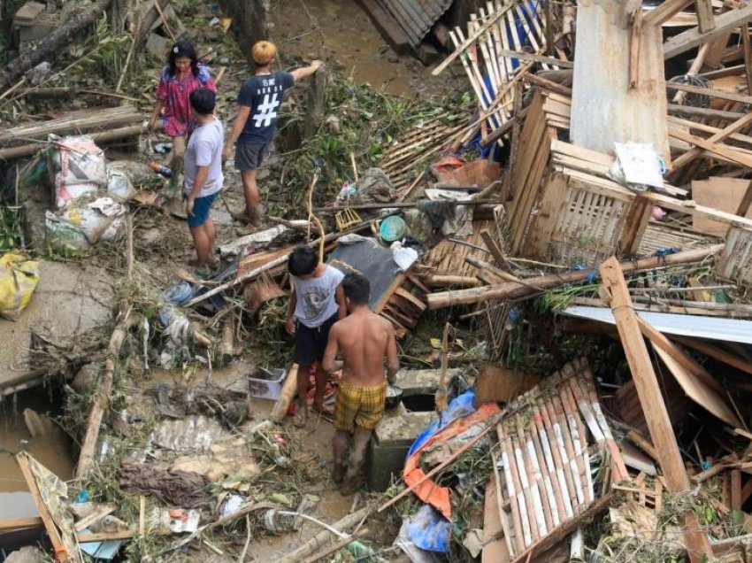 Mbi 200 të vdekur nga tajfuni në Filipine