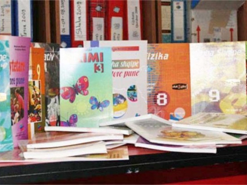 Qeveria ndan 4.1 milionë euro për librat e shkollave fillore