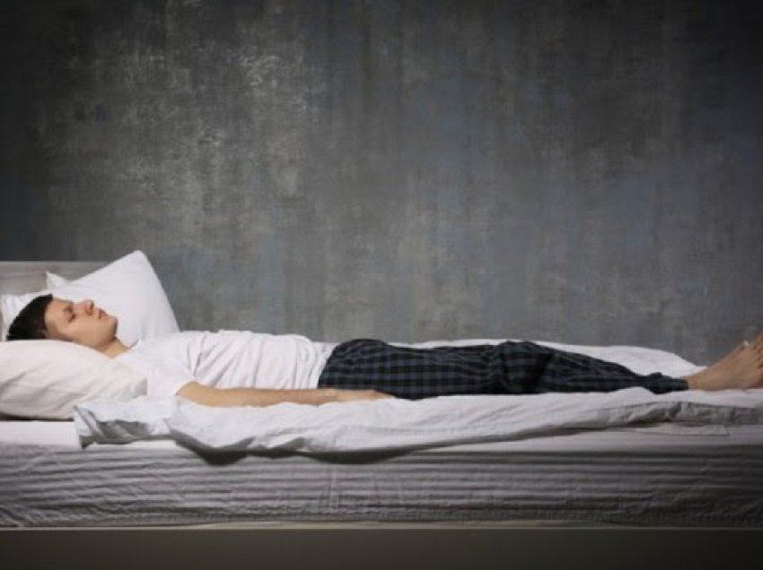 Çrregullimi që e përjetojnë 7% e njerëzve: Gjumë në shpinë, ngurtësi muskulore dhe halucinacione