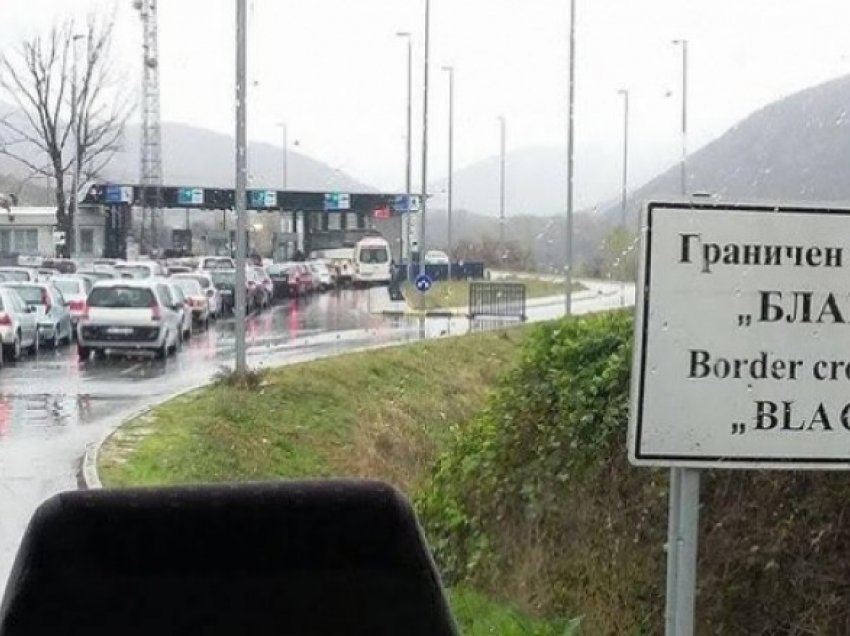 Në vendkalimin kufitar në Bllacë arrestohen dy shtetas të Kosovës