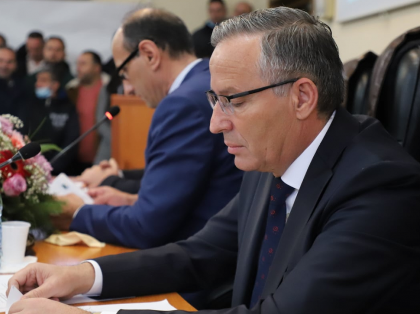 Bedri Hamza emëron drejtorët e rinj të Komunës së Mitrovicës