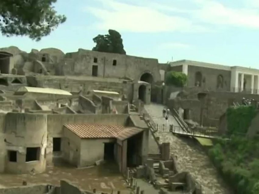 Afresket e ish-qytetit të lashtë të Pompeit do të rindërtohen nga robotët