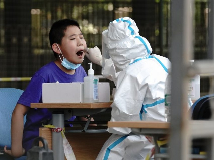 Kina raporton numrin më të lartë të të infektuarve në katër muaj