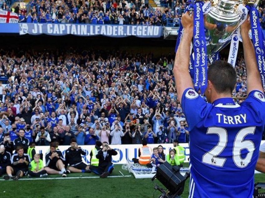 Terry zyrtarisht rikthehet të Chelsea