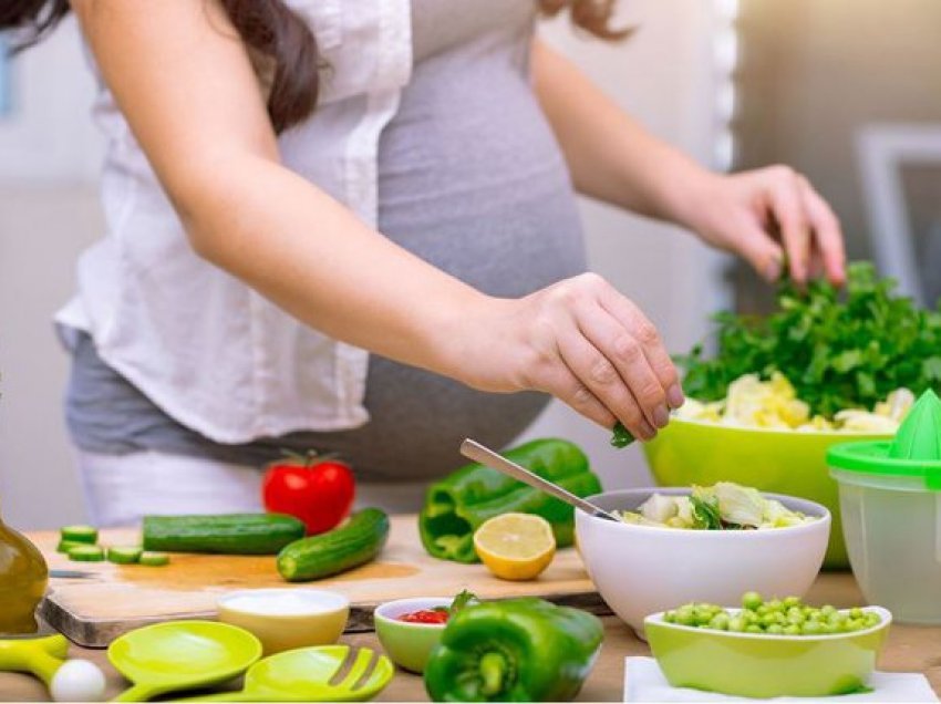 Jam intolerante ndaj laktozës; Si mund të marr sasinë e duhur të kalciumit në shtatzëni?
