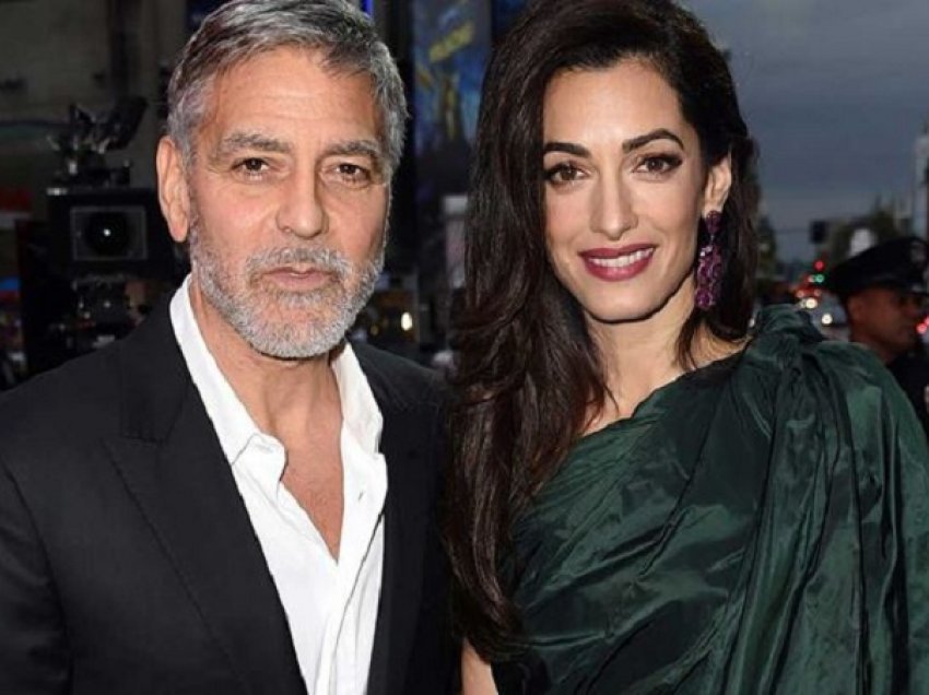 Si e ruajti pasionin gjatë karantinës? George Clooney zbulon çfarë i linte Amal poshtë jastëkut