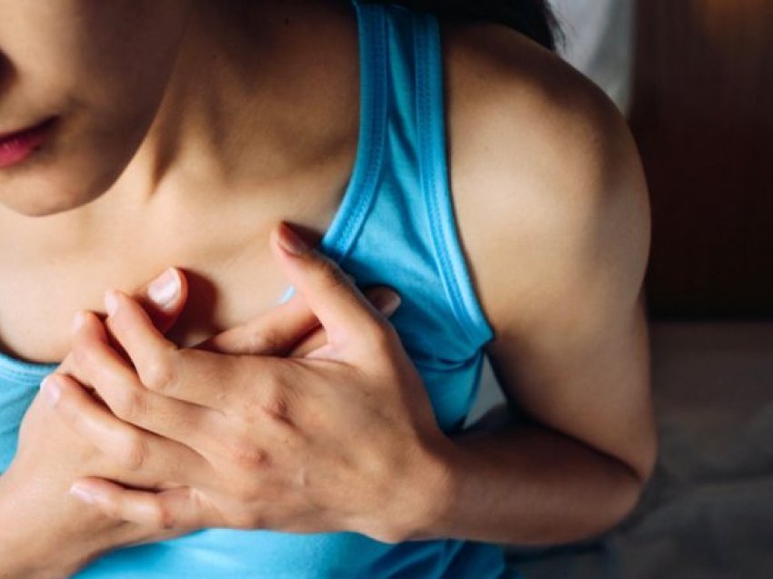 Ky problem i shëndetit të zemrës shpesh diagnostikohet gabimisht si simptomë e menopauzës
