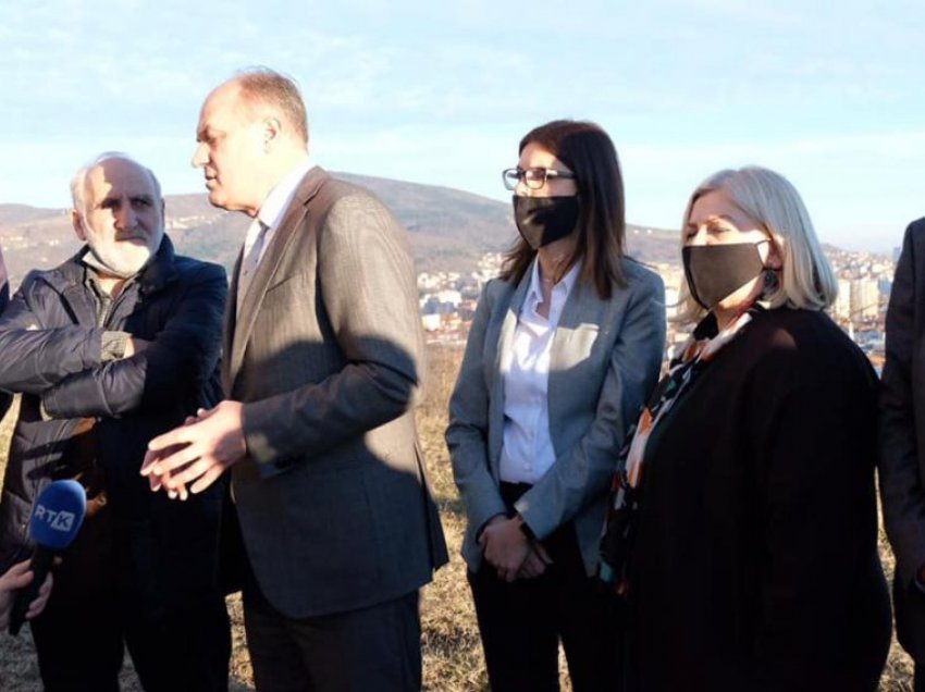 Idrizi: PDK-ja të ndajë fonde për rindërtimin e shtëpive në veri të Mitrovicës