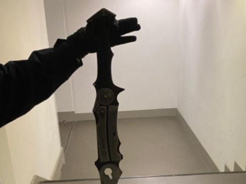 E bëri shpatën sikurse të video-lojës dhe iu vërsul policisë – arrestohet sulmuesi në Francë